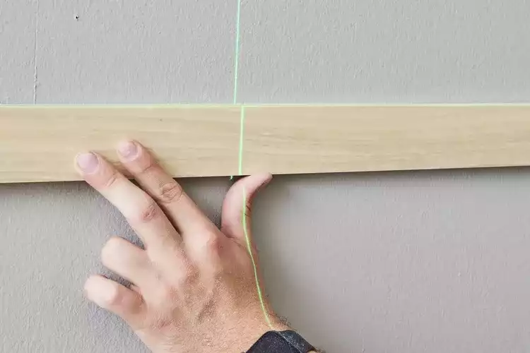 comment-fixer-des-tasseaux-sur-un-mur-en-placo